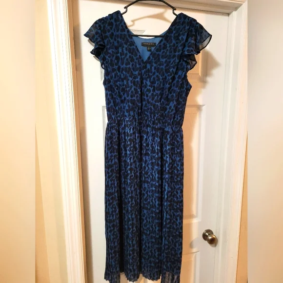 Banana Republic | Dresses | Banana Republic Womens Blue Lepord Print Pleated  Midi Dress Size Small | Poshmark